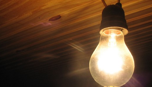 Bandeira vermelha na conta de luz pressionou IPCA para cima